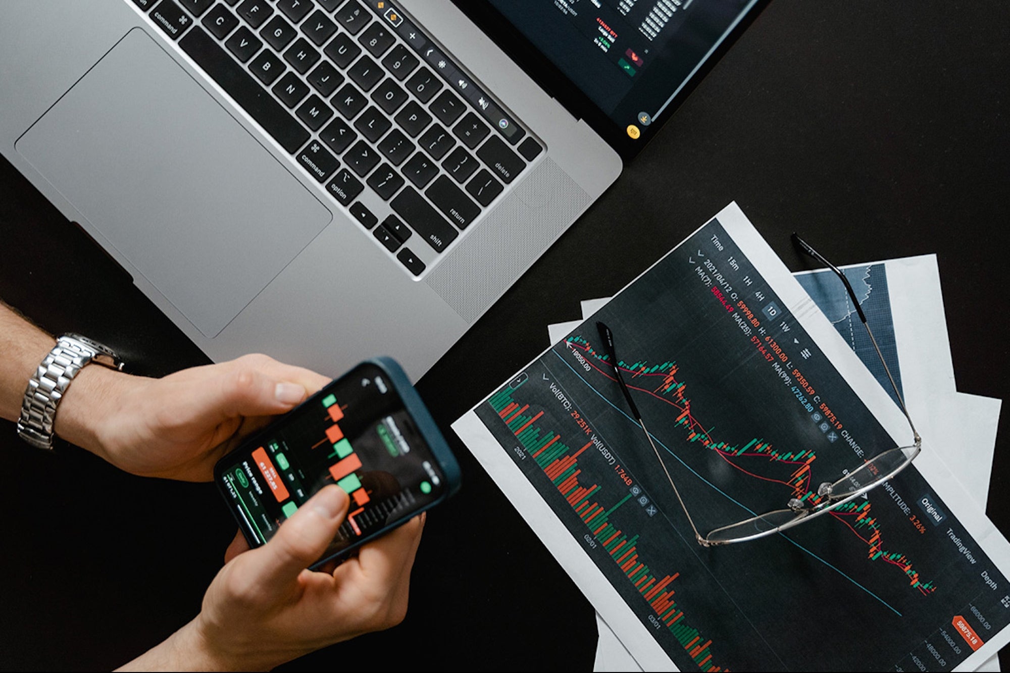 Benefits of Investing in Stocks and Shares